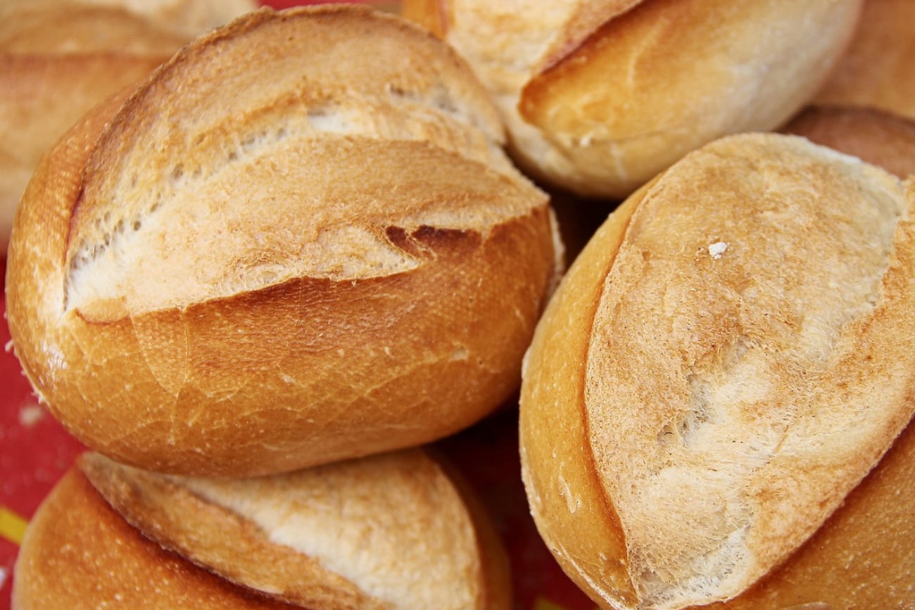 el paso a paso para preparar el mejor pan de cebolla: receta fácil y rápida
