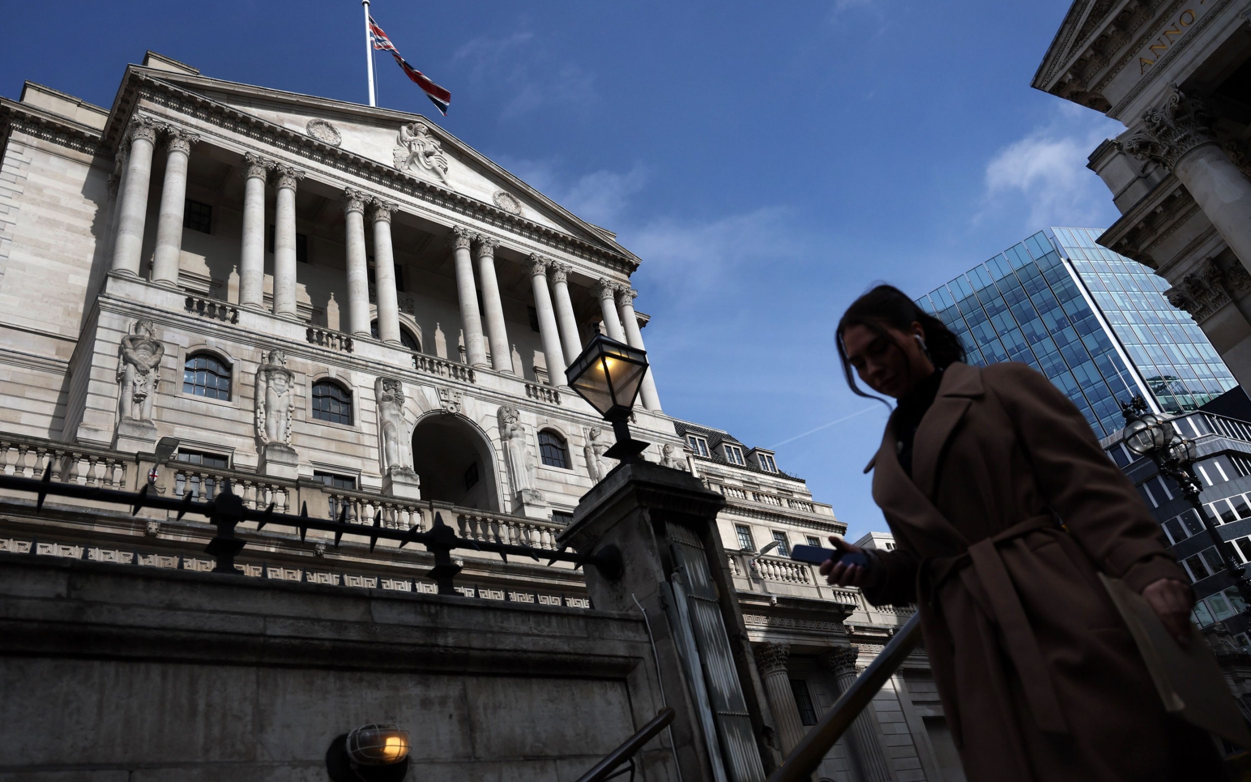 taxpayer to fork out £85bn to cover bank of england losses