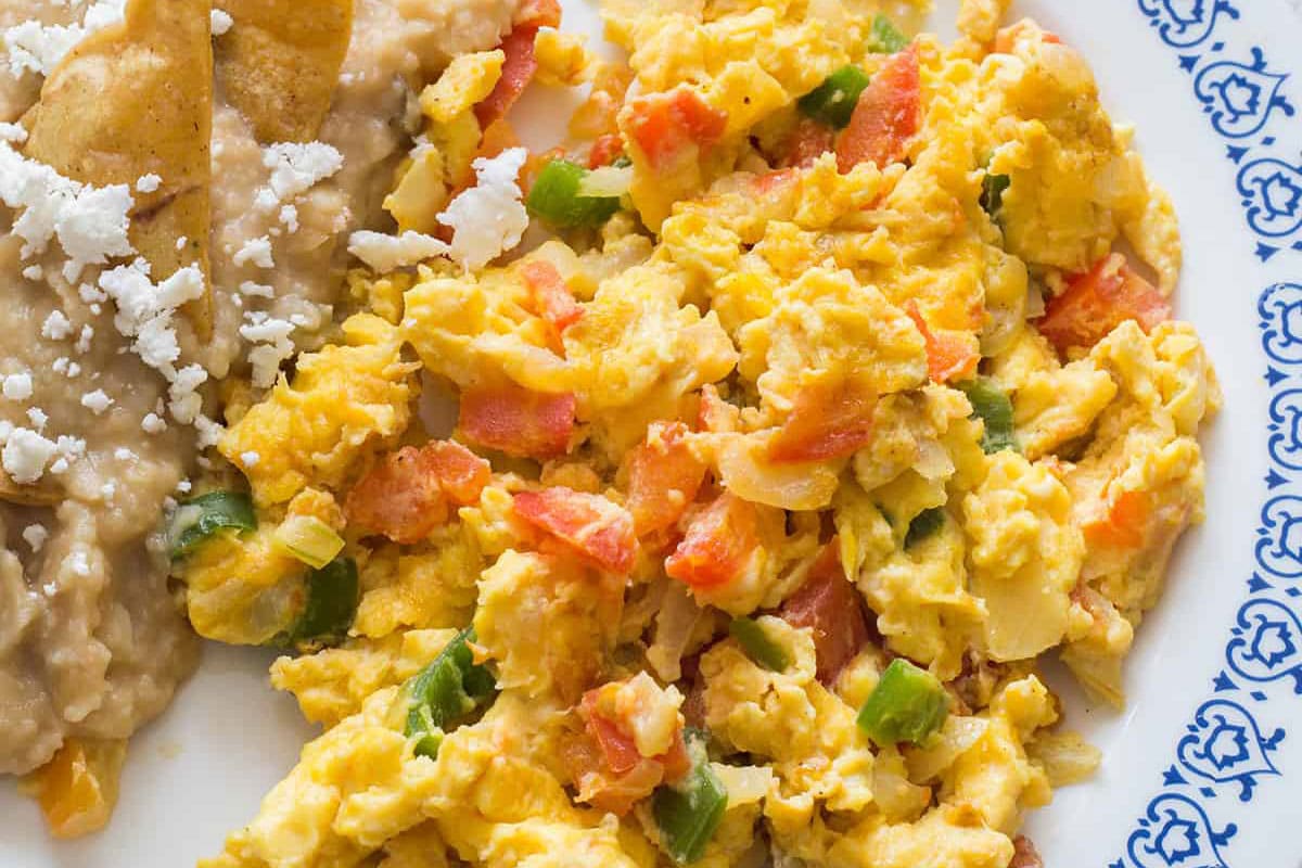 Easy Mexican-Style Breakfast Eggs