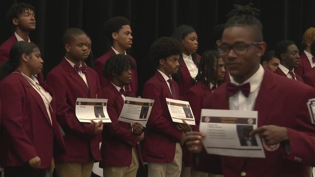 Suburban Chicago Seniors Celebrate College Acceptance Ahead Of ...