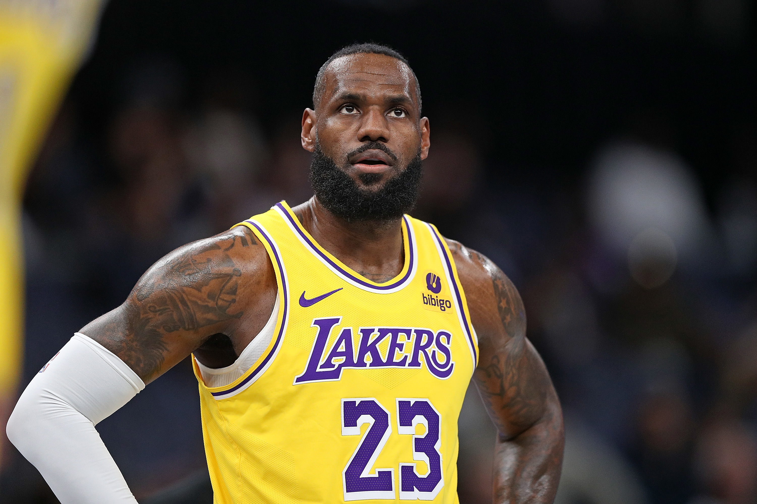 lebron refuses to commit as $253 million offer remains