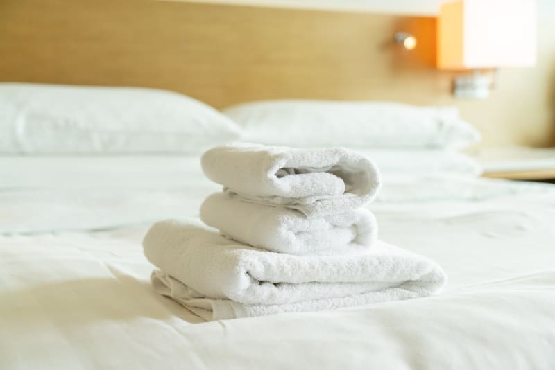verlockend, aber riskant: deshalb solltet ihr keine handtücher aus dem hotel klauen