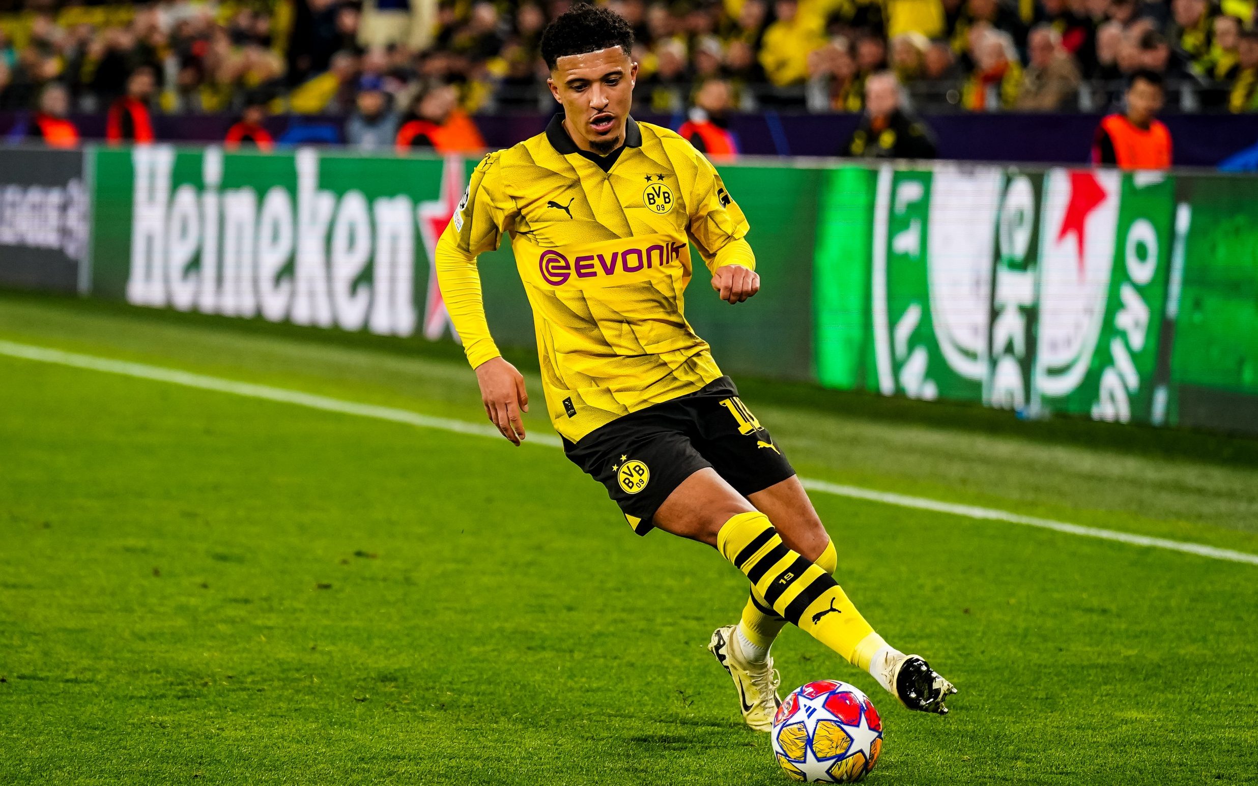 the reason manchester united are hoping jadon sancho shines in the champions league