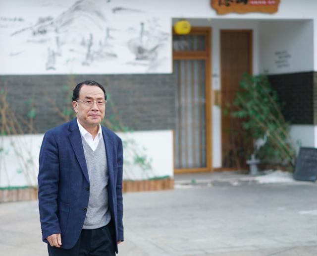'코로나 게놈 서열 첫 공개' 중국 과학자, 연구실서 쫓겨났다 복귀