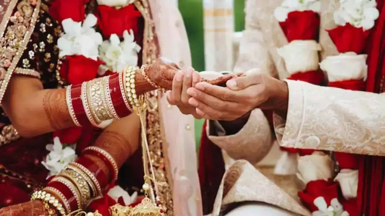 hindu marriage invalid without requisite ceremonies, registration won't make it legitimate: sc