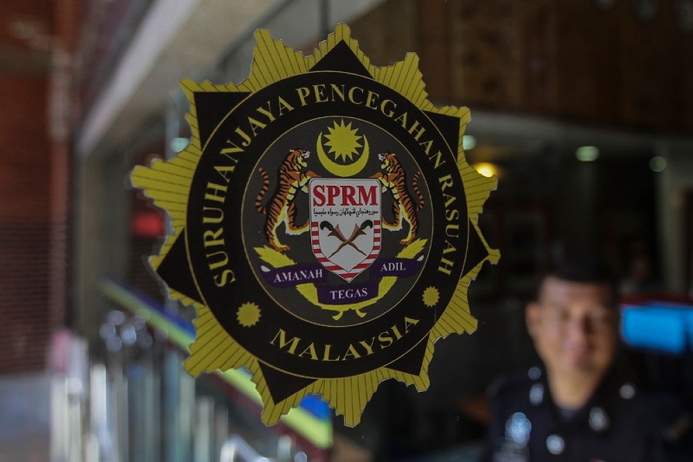 johor macc arrests water company ceo and business owner over alleged kickbacks in ongoing probe