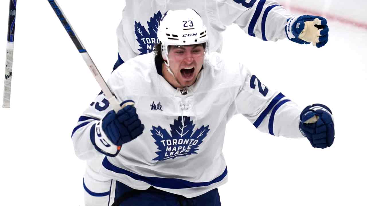 knies scores in ot, maple leafs top bruins in game 5 to stay alive
