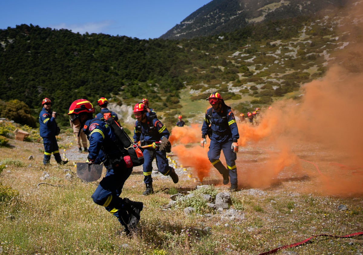 greece boosts special firefighting units to cope with its growing heat risk