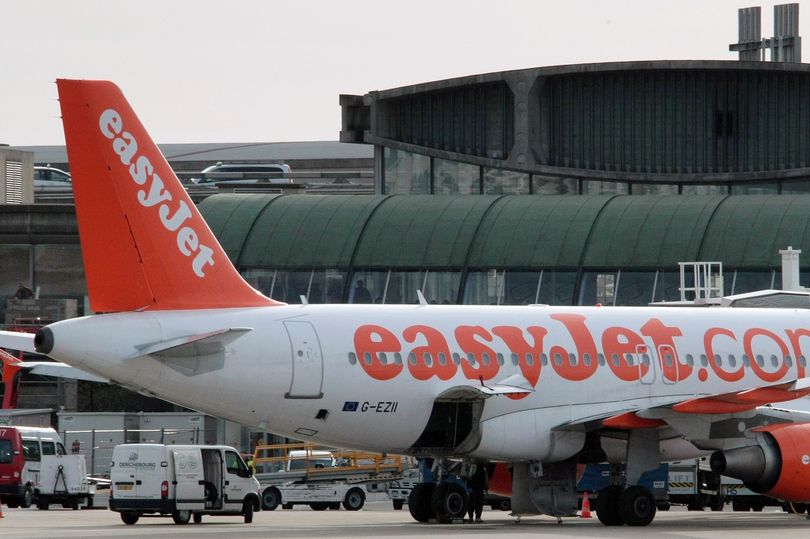 easyjet is hiring 1,000 aspiring pilots - and you don't need any flying skills