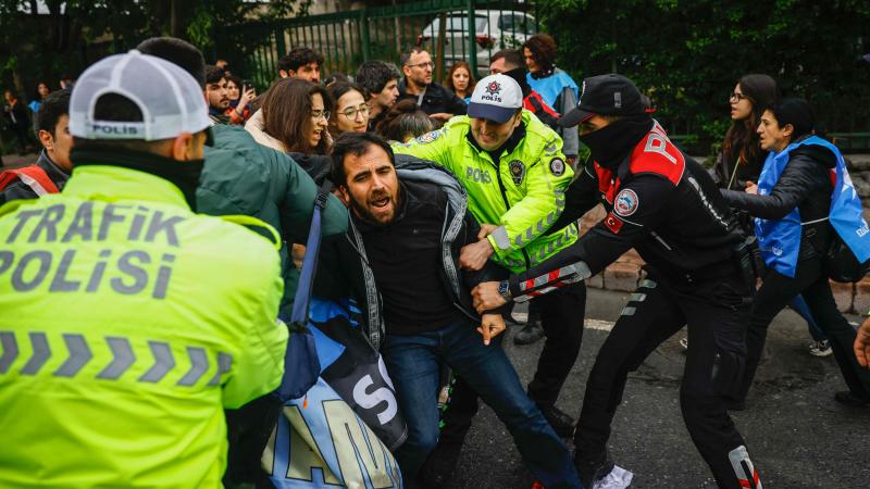 turquie : des dizaines d’interpellations à istanbul lors des rassemblements du 1er mai