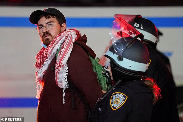 nypd rip down palestinian flag at city college and hoist old glory