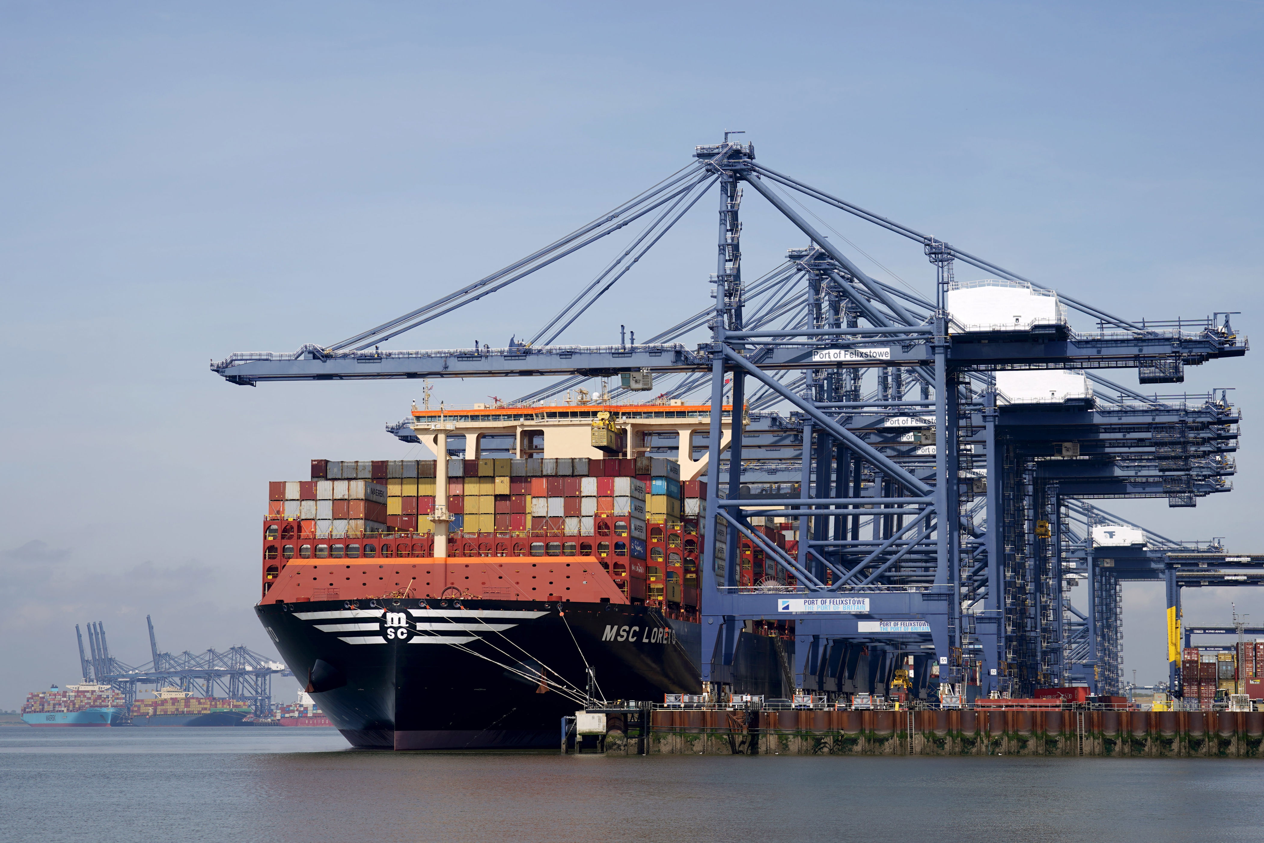world’s largest cargo ship docks in britain