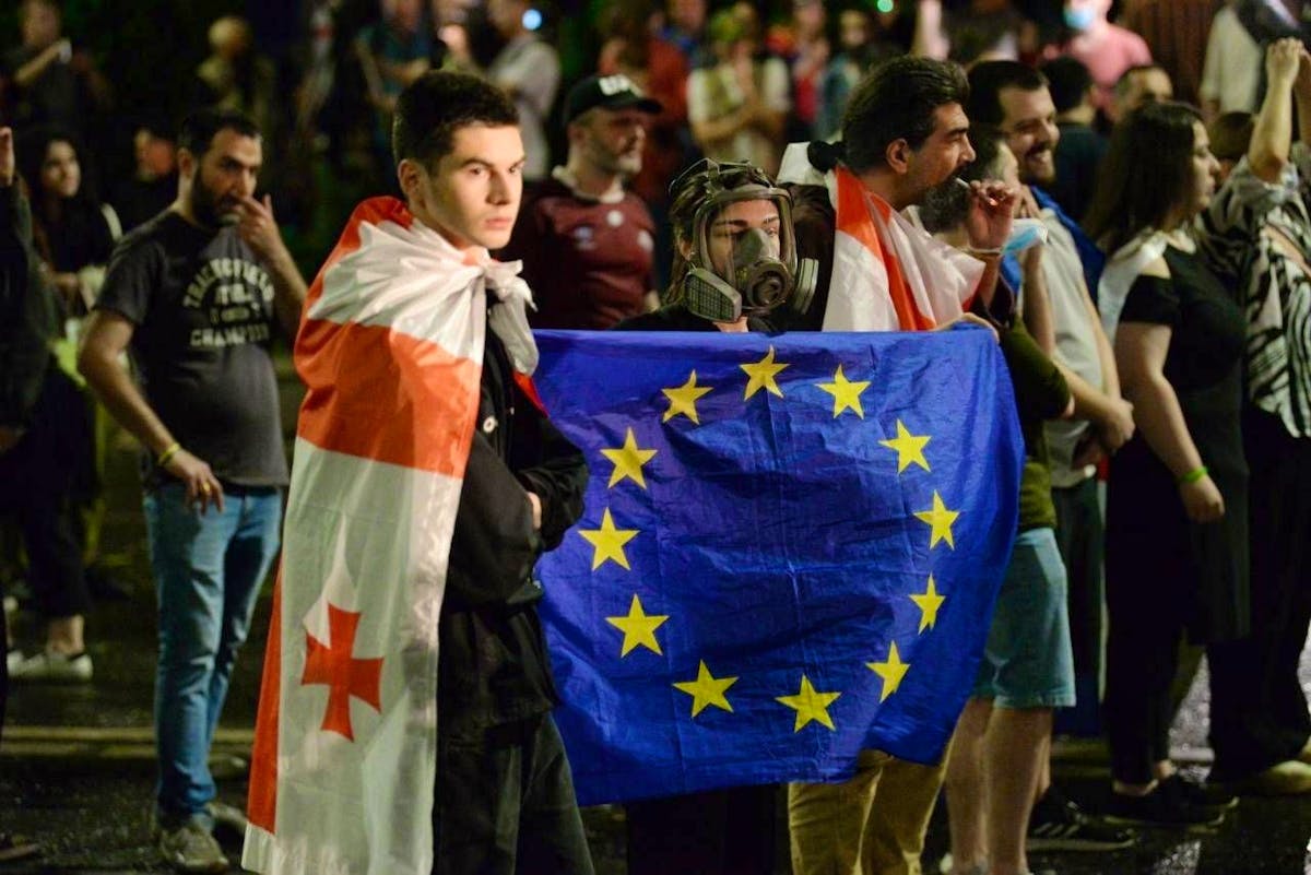 georgische polizei geht gewaltsam gegen europa-demonstranten vor