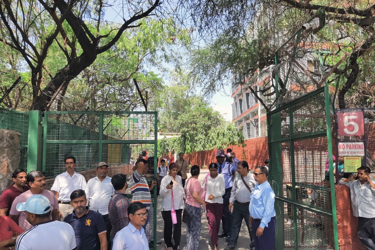 hoax bomb threat: delhi govt asks school heads to shut down portals, stay vigilant