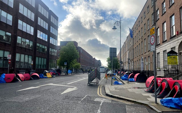 makeshift asylum seeker encampment removed from dublin city centre