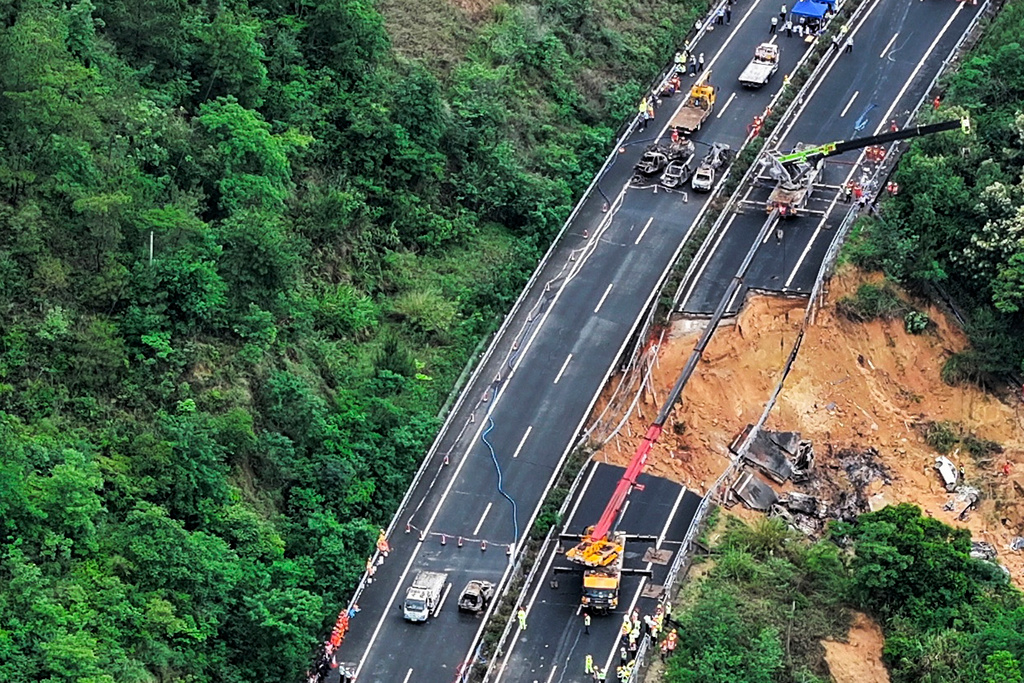 motorväg kollapsade: många döda