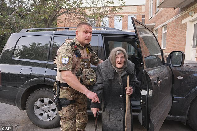 98-year-old woman escapes russian-occupied territory