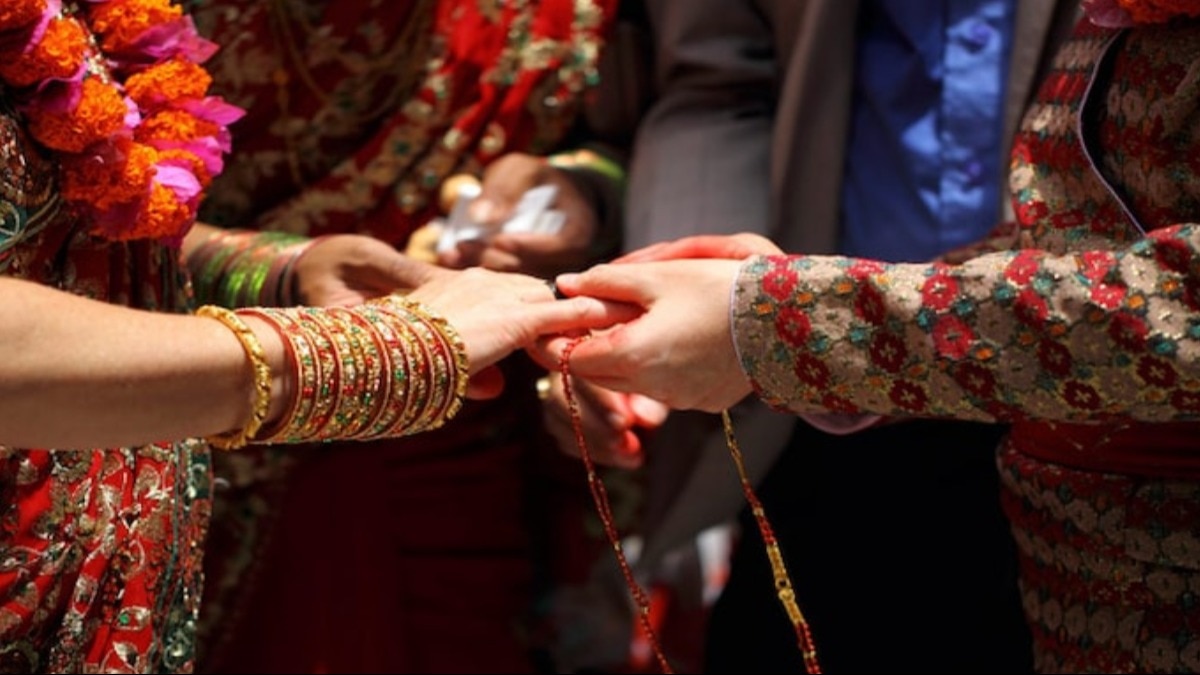 hindu marriage not valid unless requisite ceremonies performed: supreme court