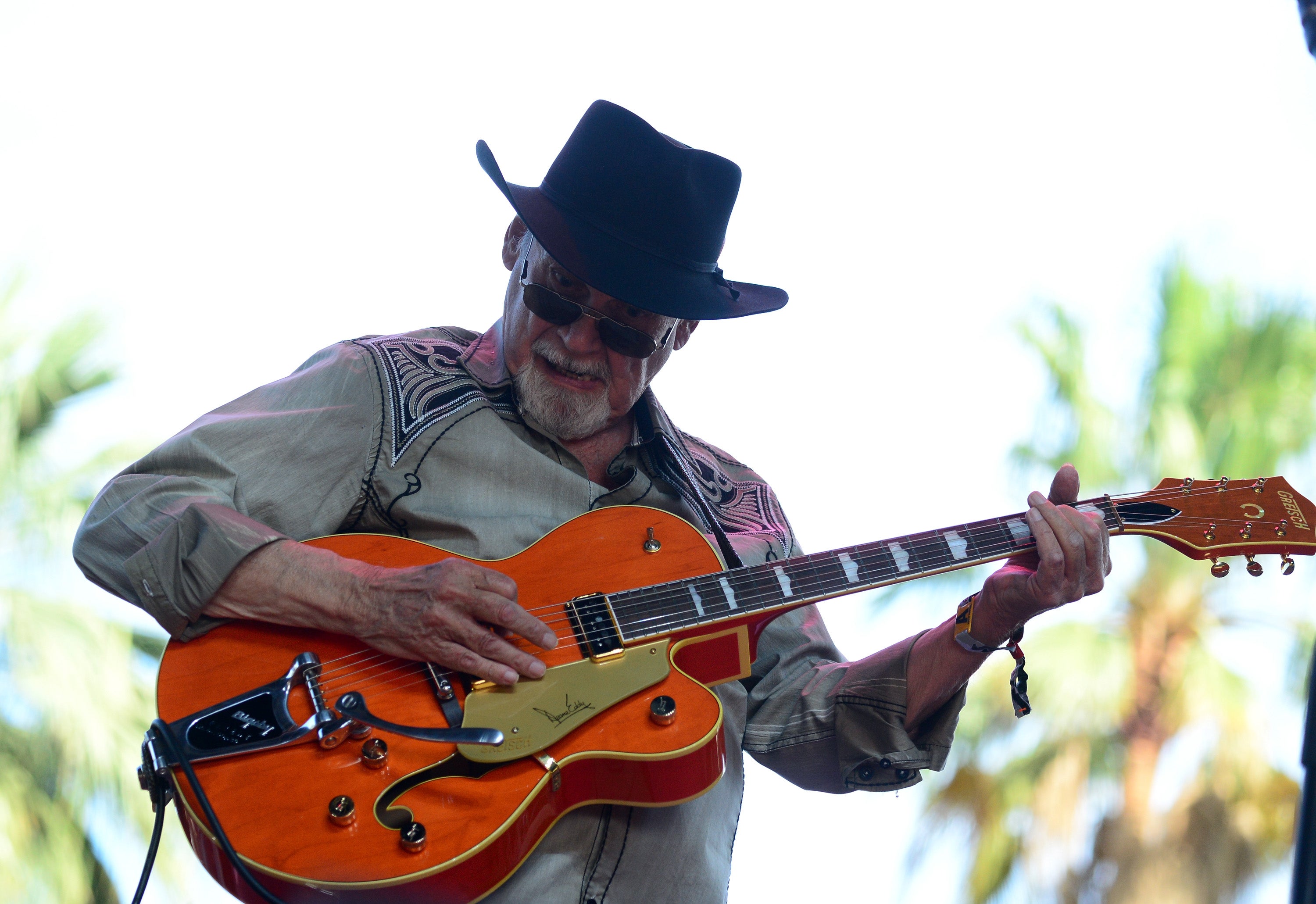 duane eddy, pioneering ‘peter gunn’ guitarist, dies aged 86