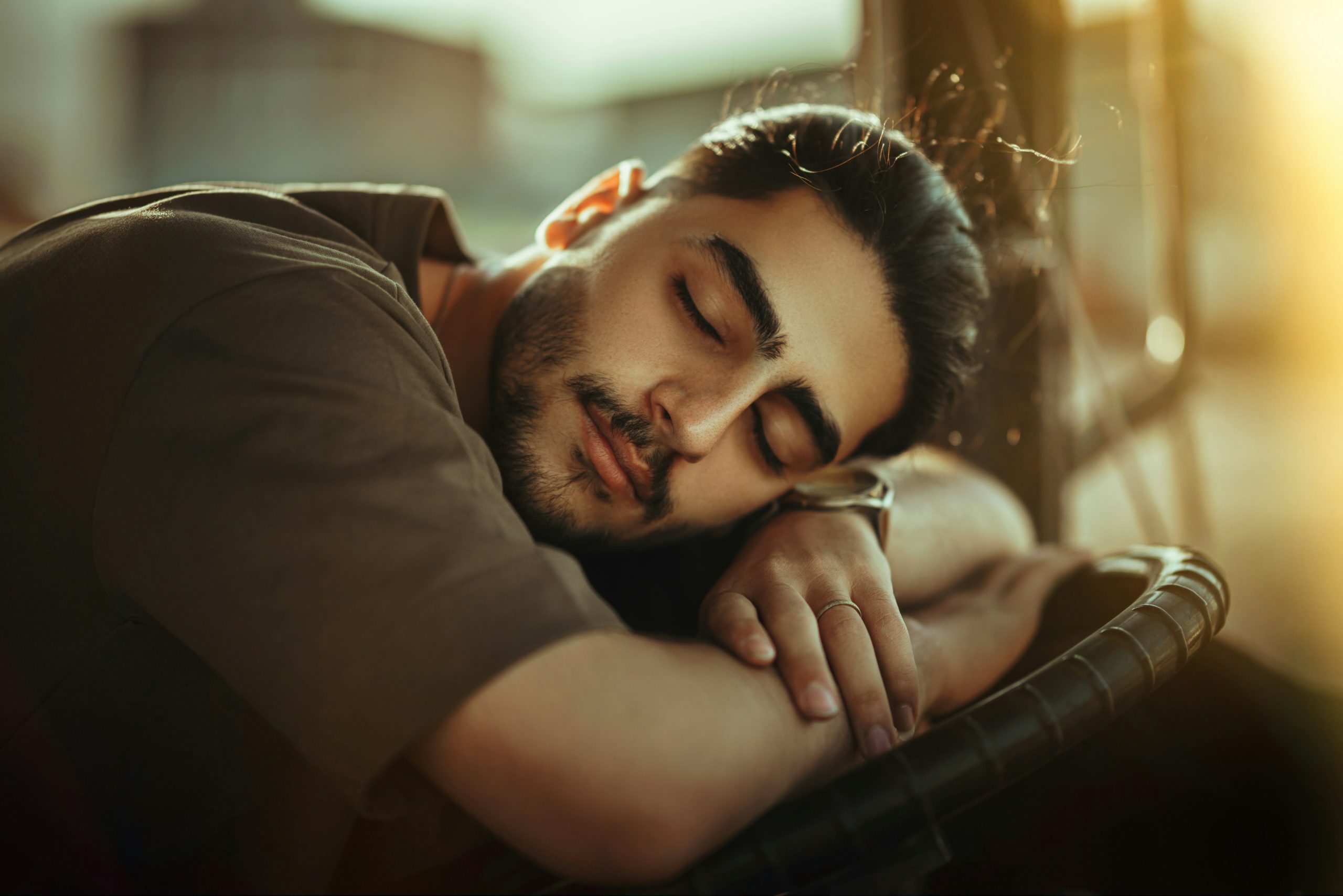 ύπνος: το σημάδι που μπορεί να συνδέεται με κίνδυνο καρδιακής προσβολής
