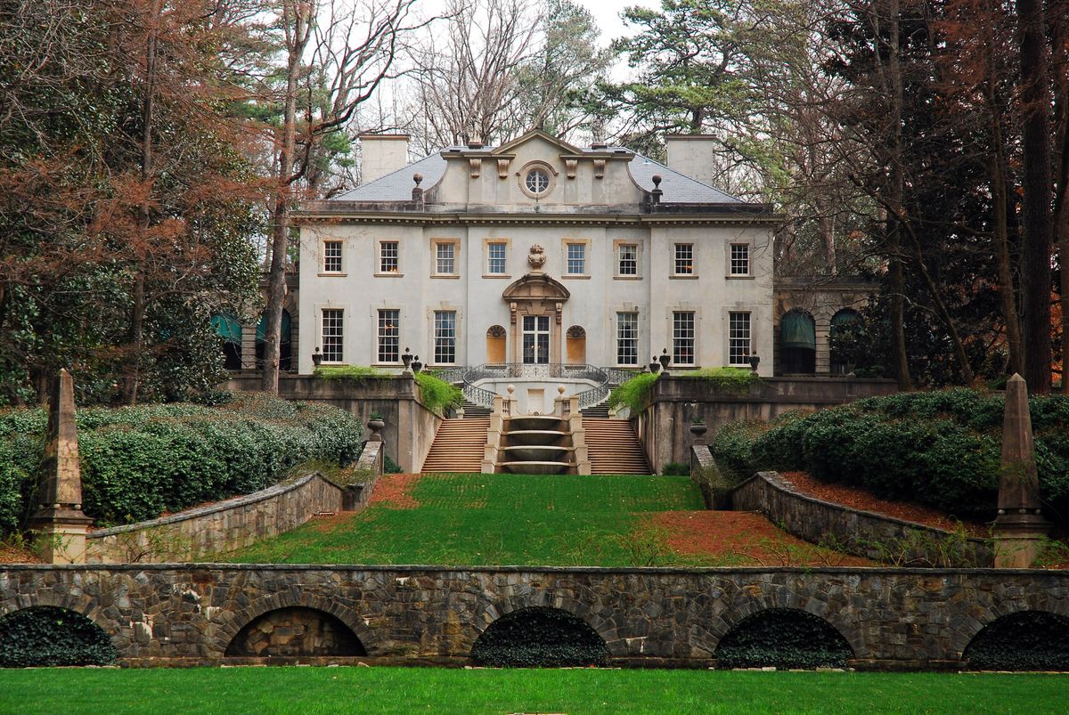 15 Beautiful Historic Homes You Need to Visit in Your Lifetime