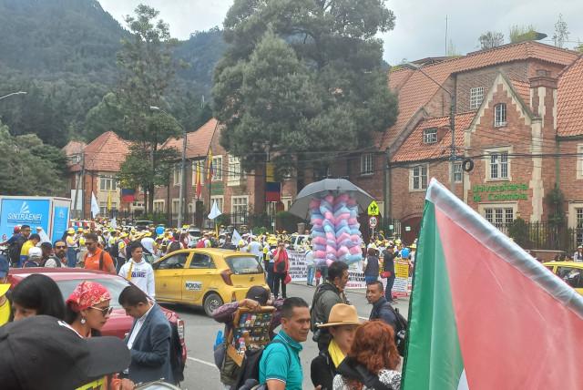 marchas del 1 de mayo en bogotá | en vivo: comenzó la concentración de manifestantes en parque nacional