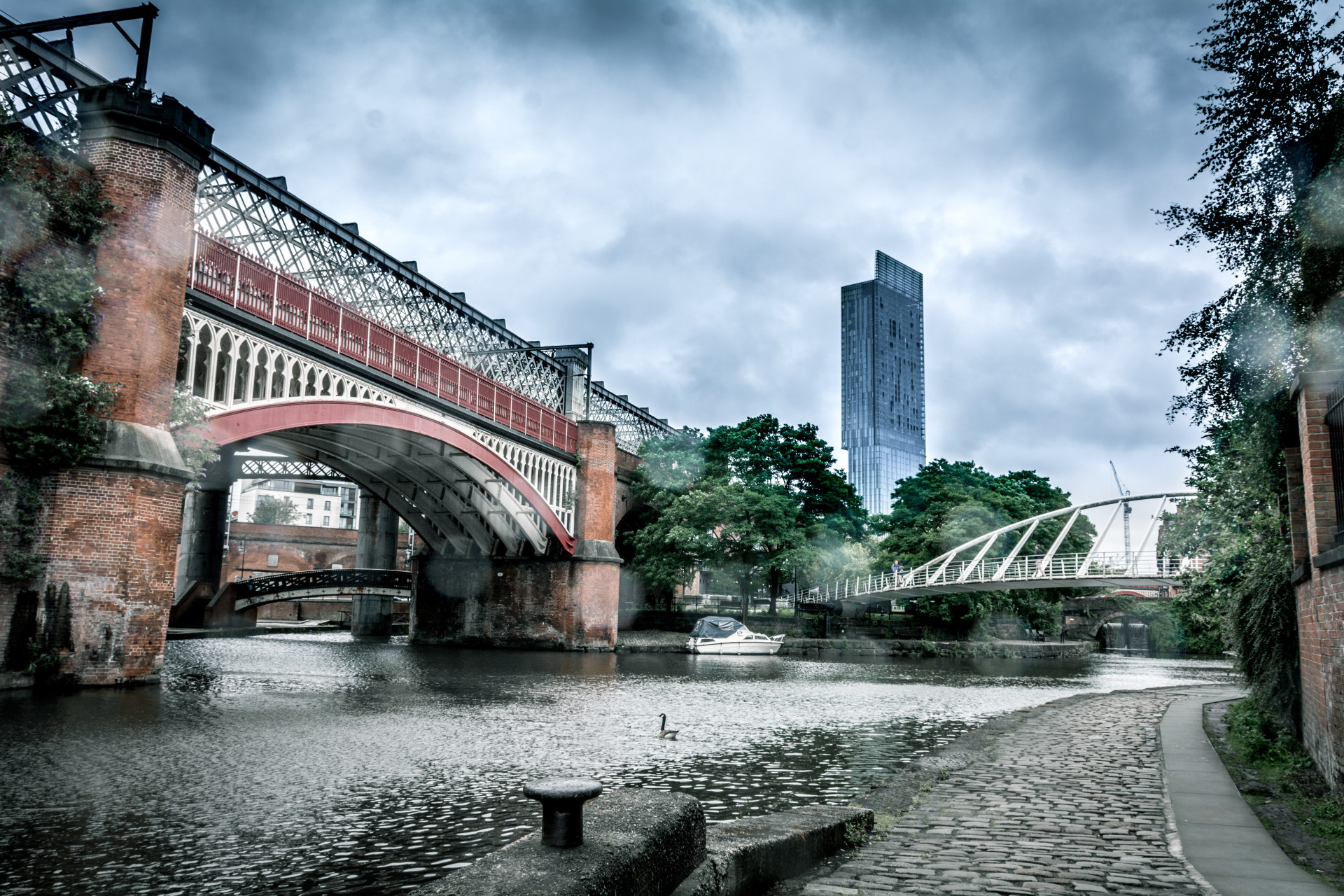 Manchester has undergone a huge renovation project, which has made the city flatter.<p><a href="https://www.msn.com/en-us/community/channel/vid-7xx8mnucu55yw63we9va2gwr7uihbxwc68fxqp25x6tg4ftibpra?cvid=94631541bc0f4f89bfd59158d696ad7e">Follow us and access great exclusive content every day</a></p>