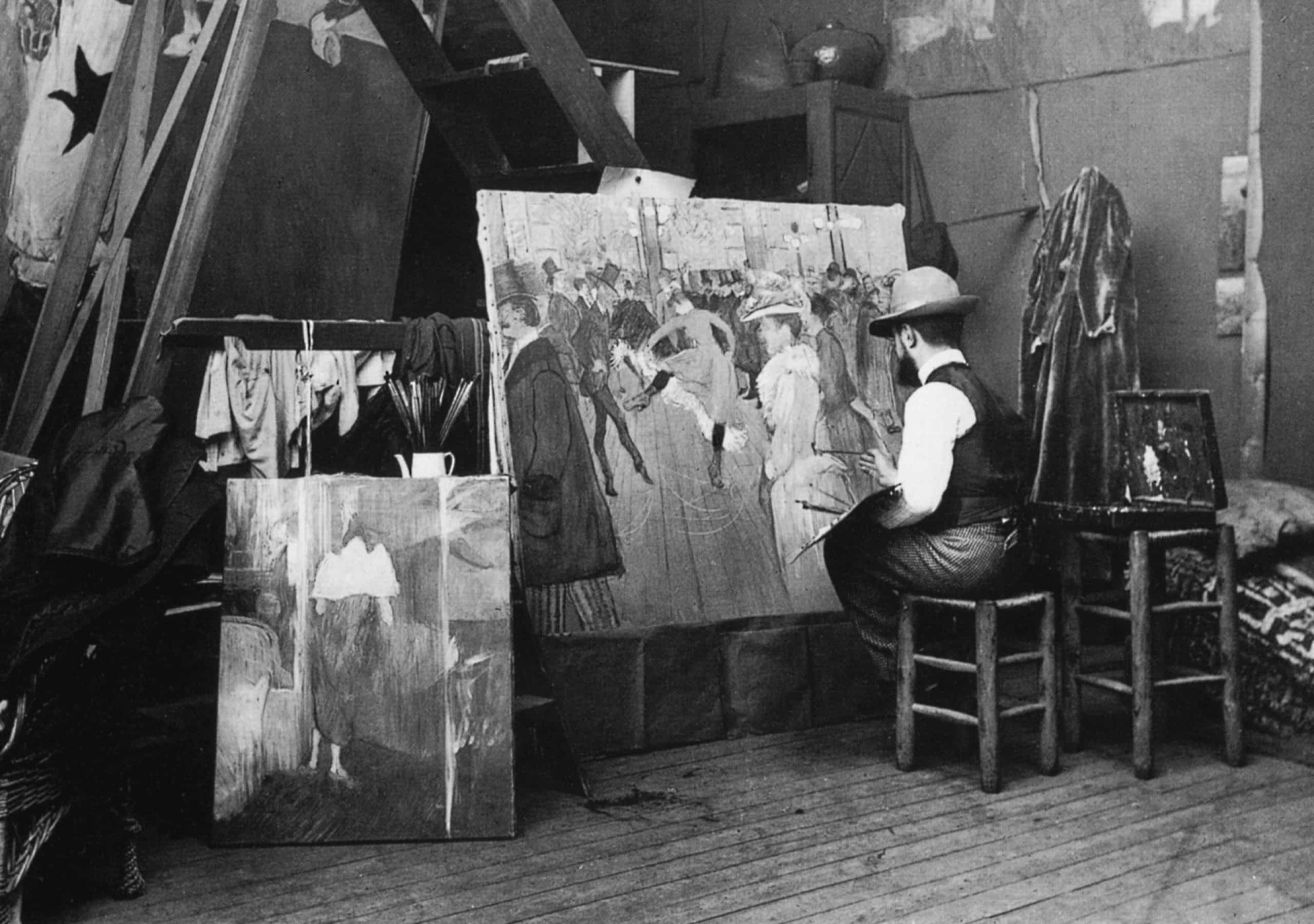 Cancan craze: unveiling the secrets of the Moulin Rouge