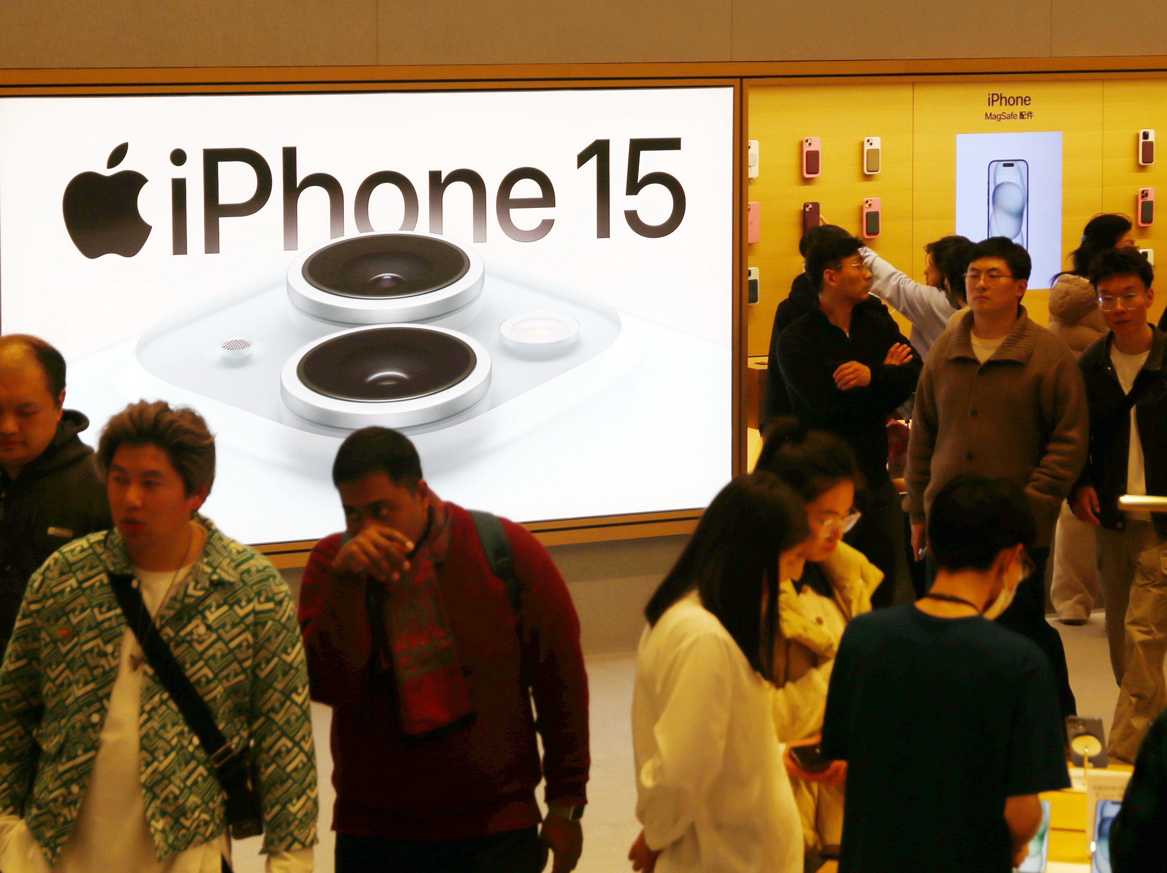 'Tough Near-term Setup': Here's What Wall Street Expects From Apple's ...