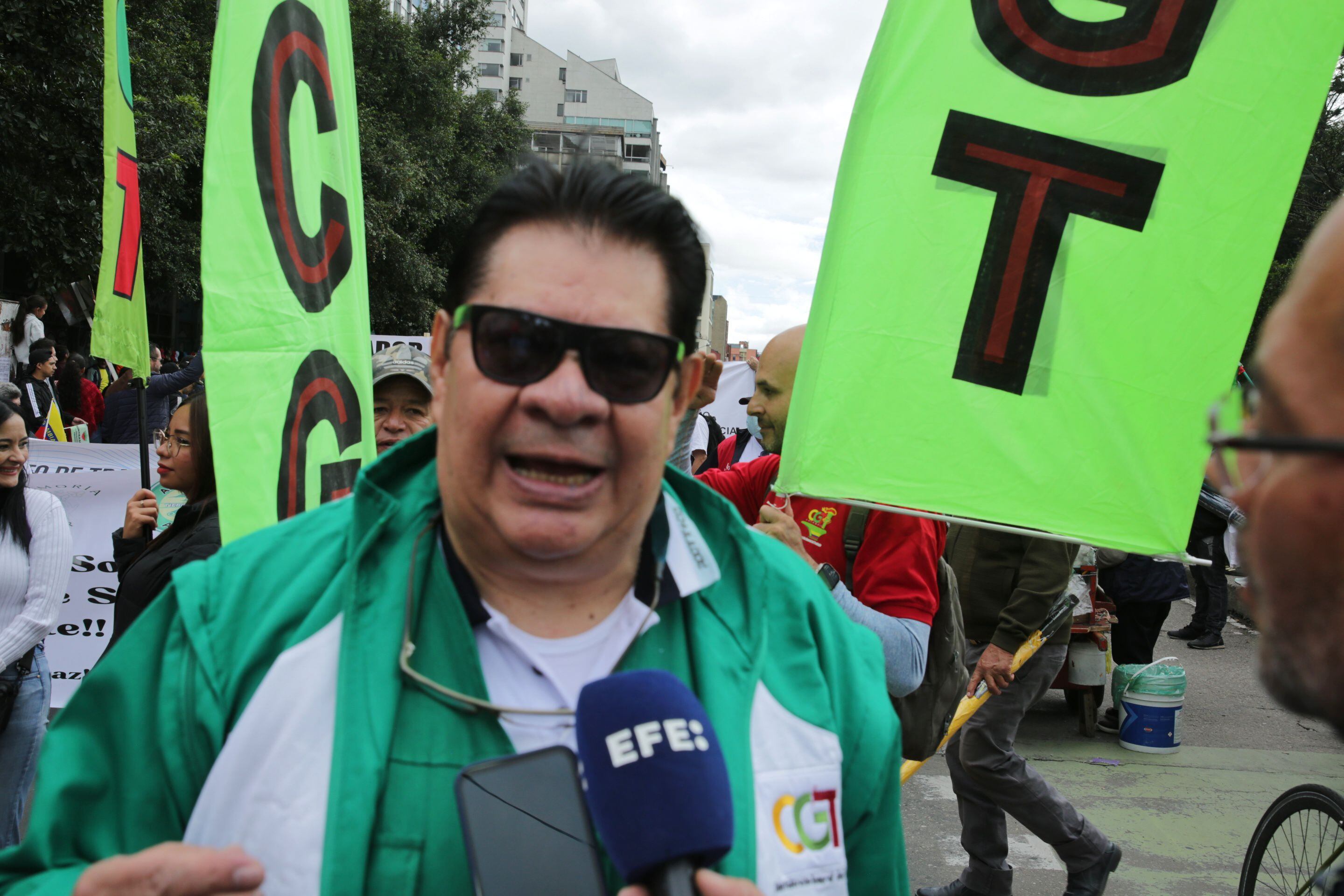 ¿por qué se marcha el primero de mayo en colombia y por qué molesta que el presidente petro se una a la movilización?