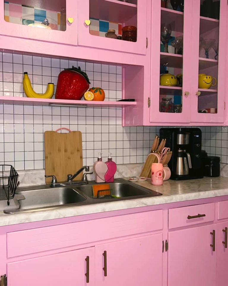 Before & After: A Grandma’s Old “Bland, Neglected” Kitchen Transforms ...