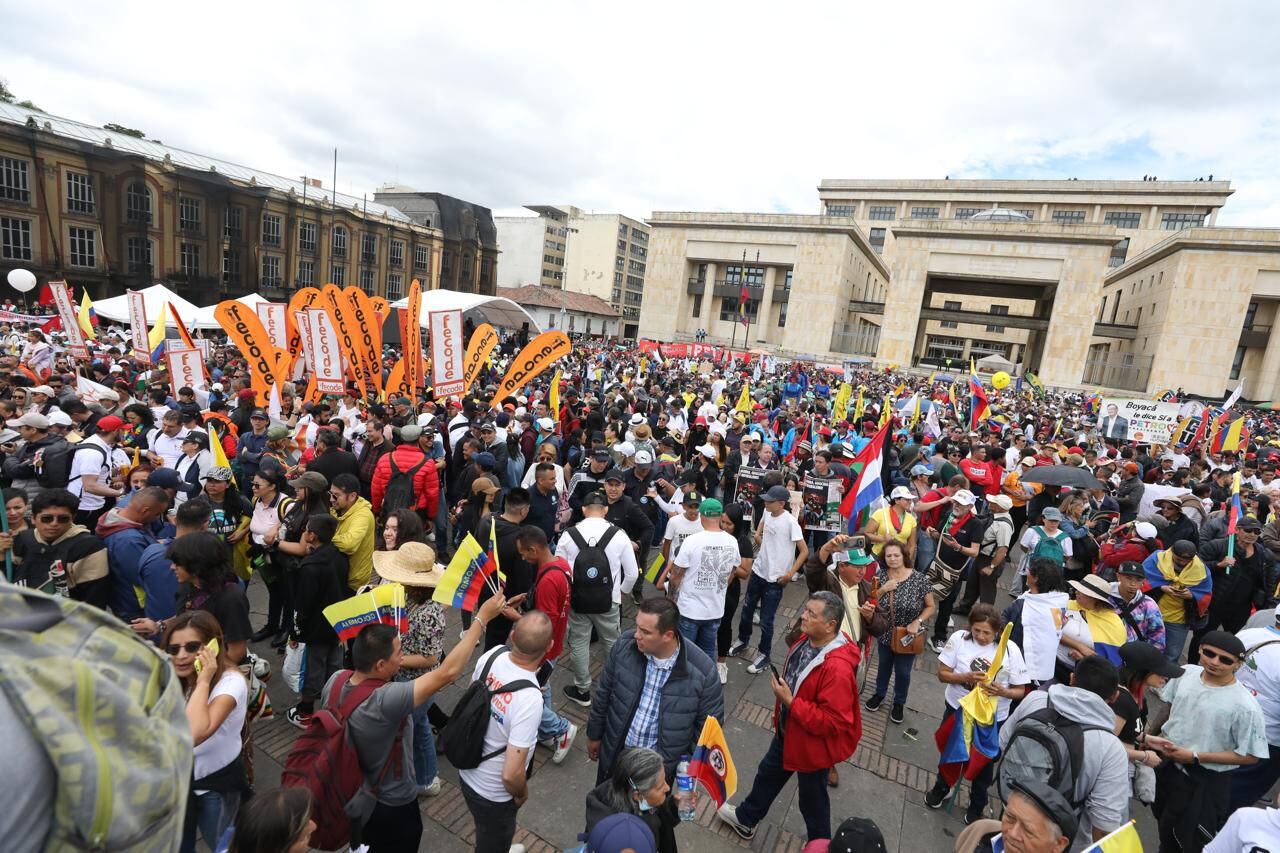 marcha del 1 de mayo en bogotá: así fue el discurso de petro en la plaza de bolívar; arremetió contra uribe y keralty, y destacó sus reformas