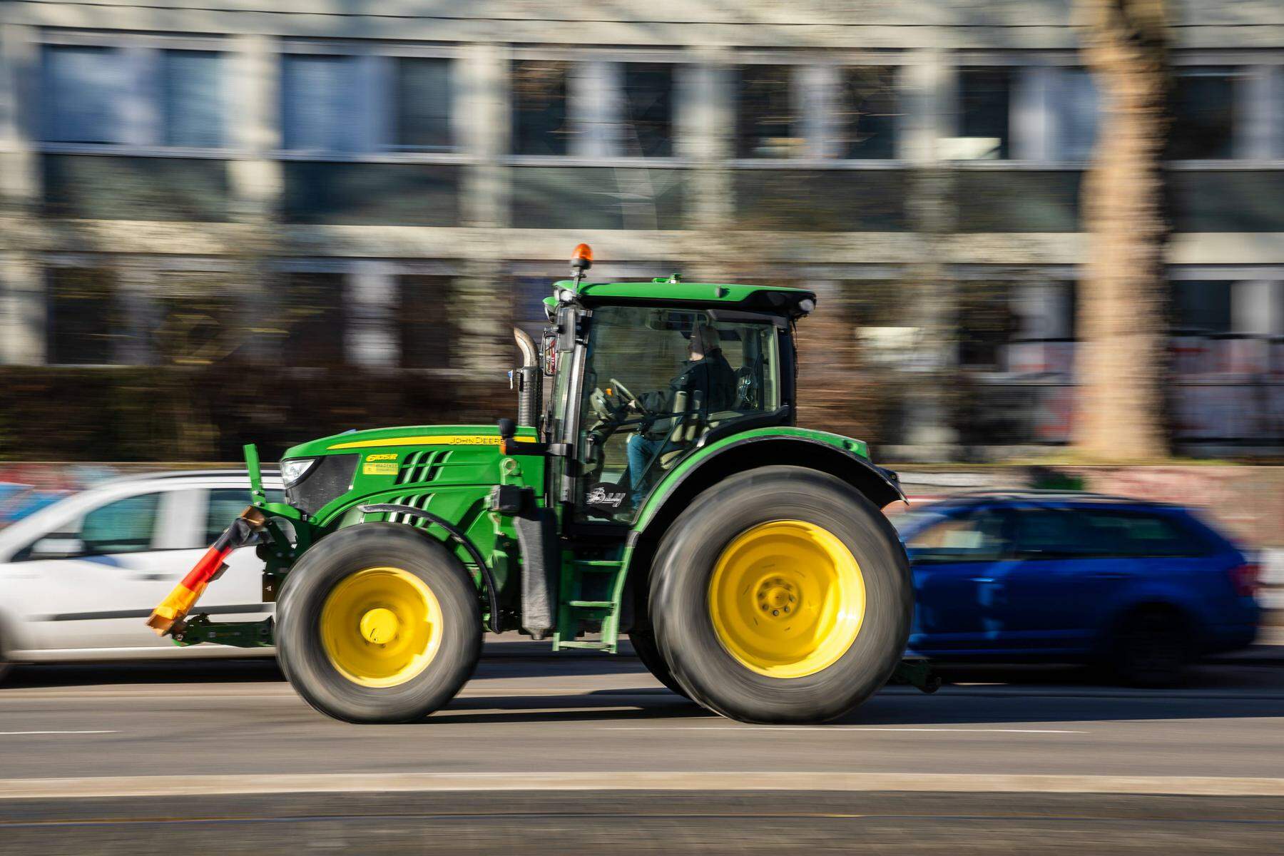 freiheitliche bauern wollen mit traktoren in wien auffahren