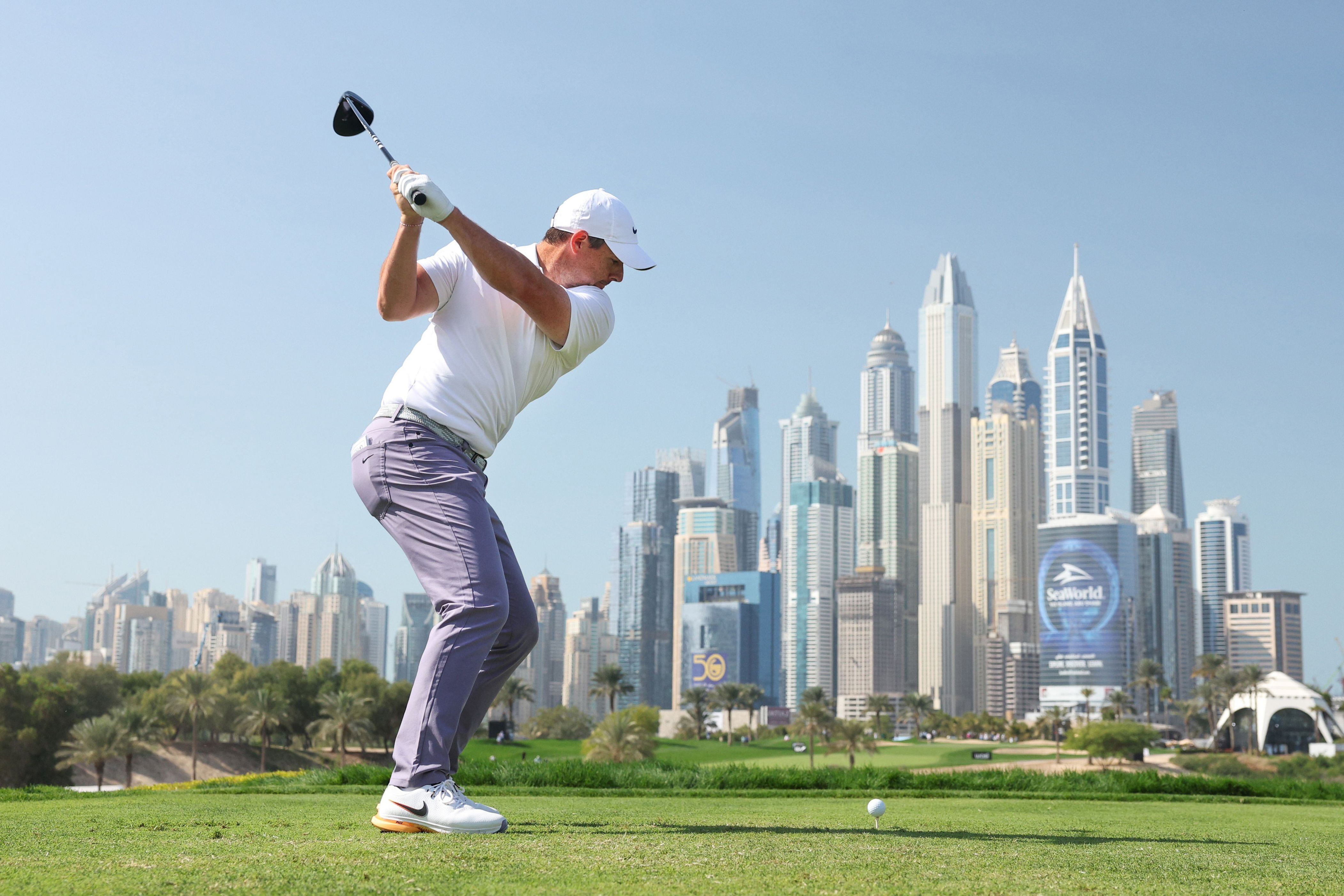 dubai desert classic: haotong li hints at revival after leading the way in opening round