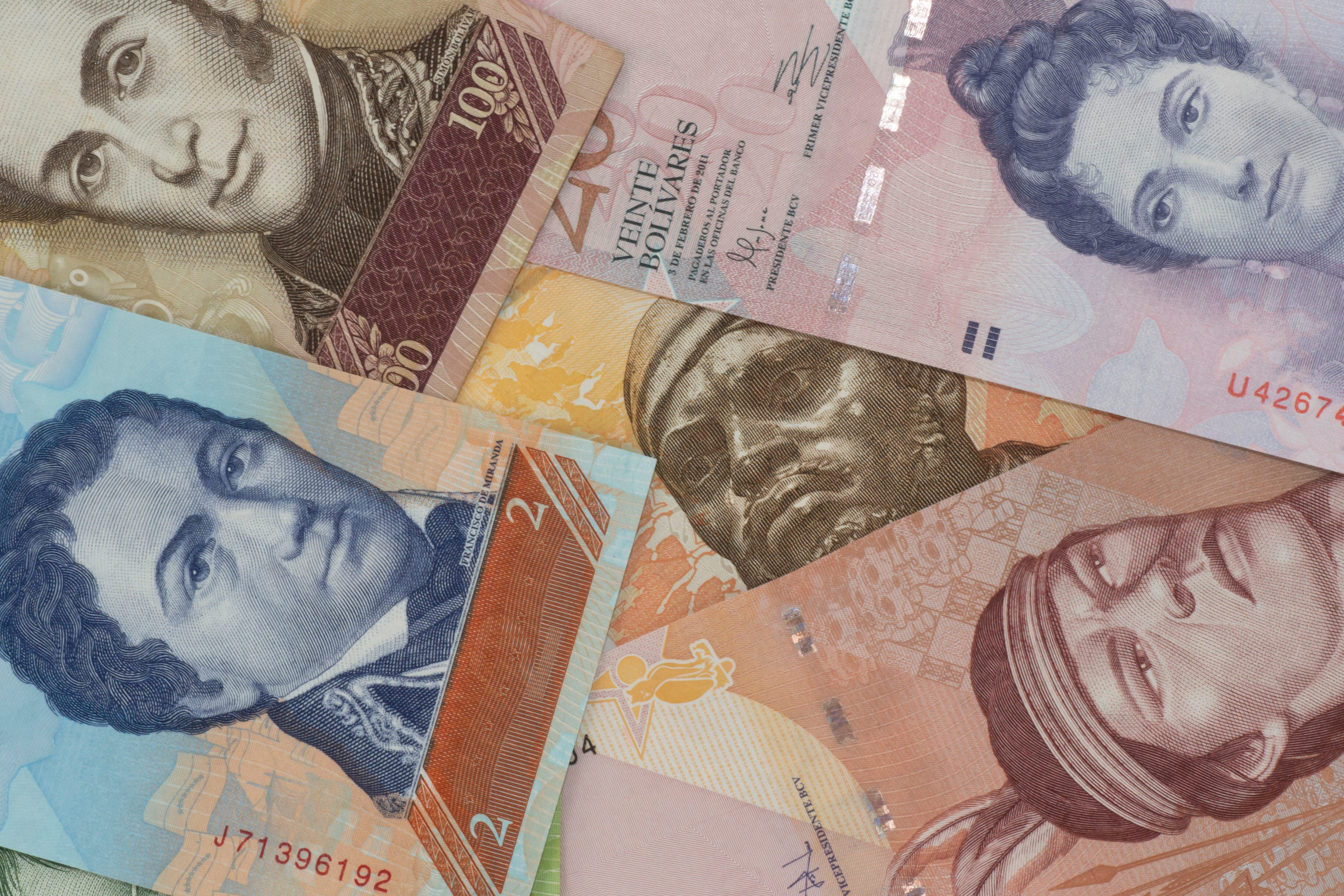 ¿a cuánto equivalen 5.000 bolívares en pesos colombianos hoy, jueves 2 de mayo?