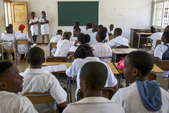 professores angolanos consideram ajuste salarial de 5% “um insulto”