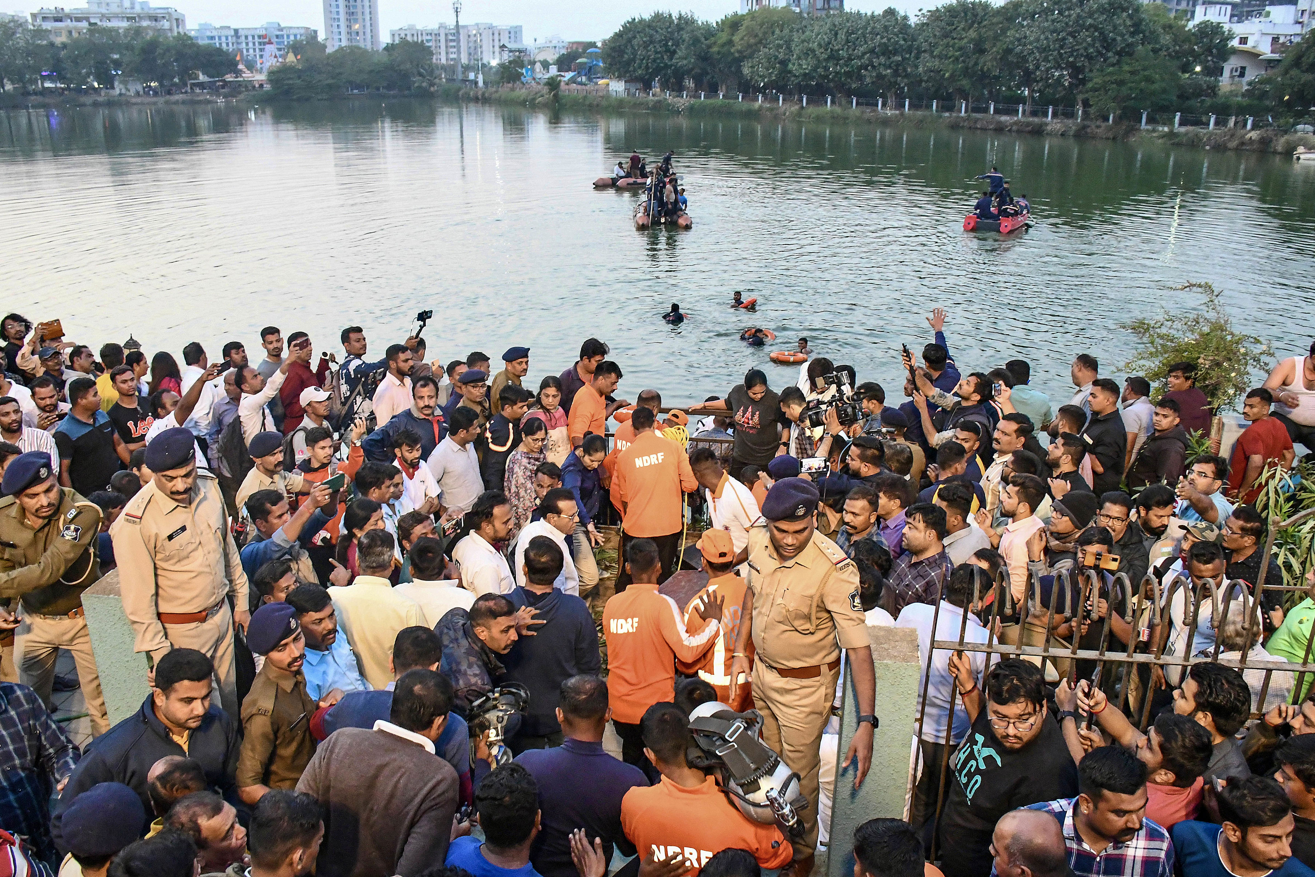 Gujarat: 14 Students, 2 Teachers Dead As Boat Capsizes In Vadodara; PM ...