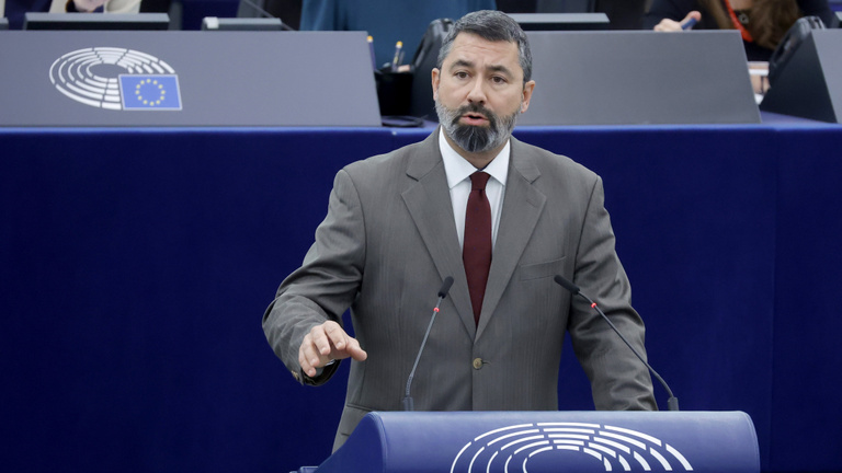 a fidesz ep-képviselője szerint „szégyenletes a sorosista többség által elfogadott határozat”