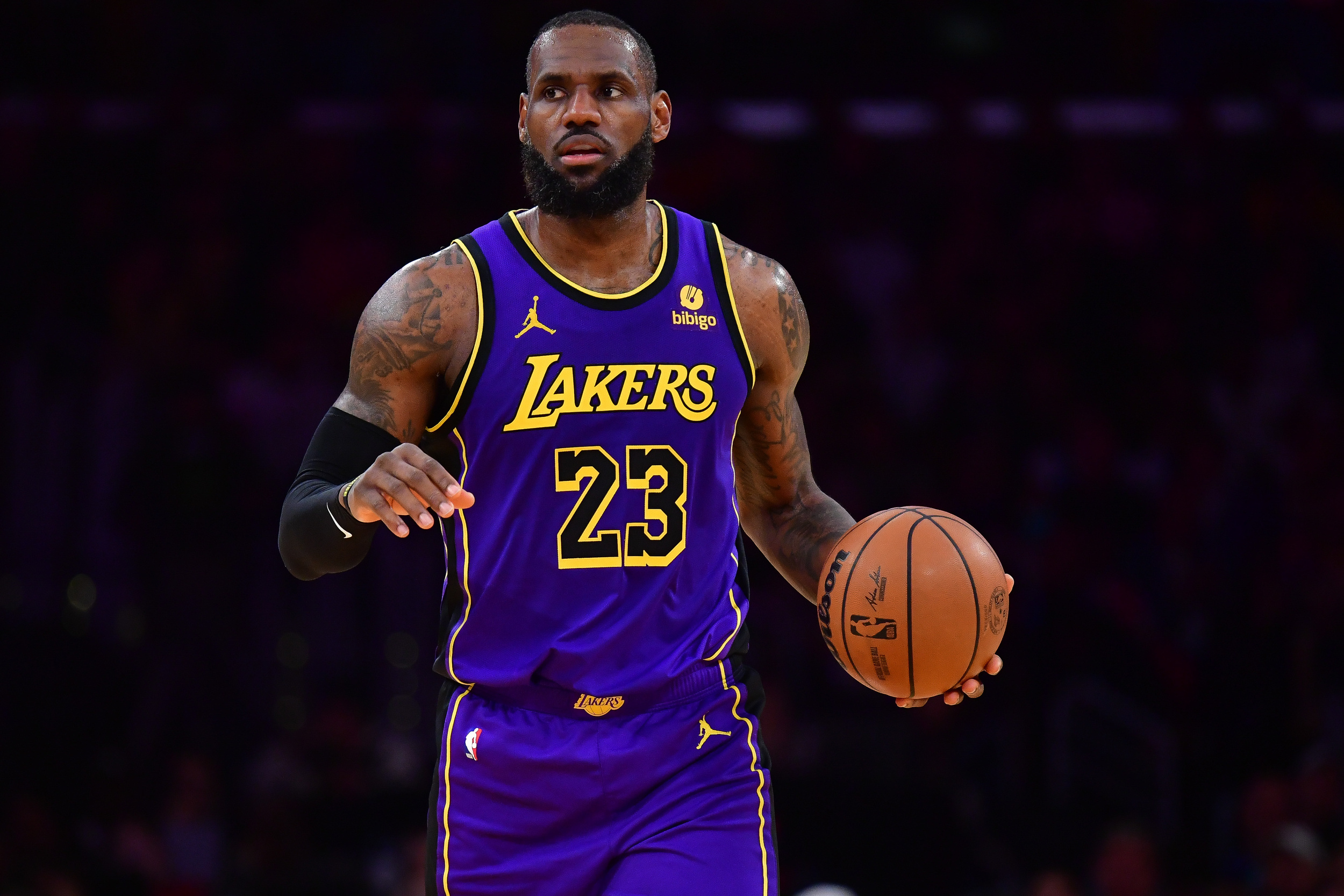 LeBron James Has Blunt Response To Question About Lakers' Trade ...