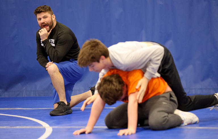 Shortage of MIAA wrestling officials a tough problem to pin down