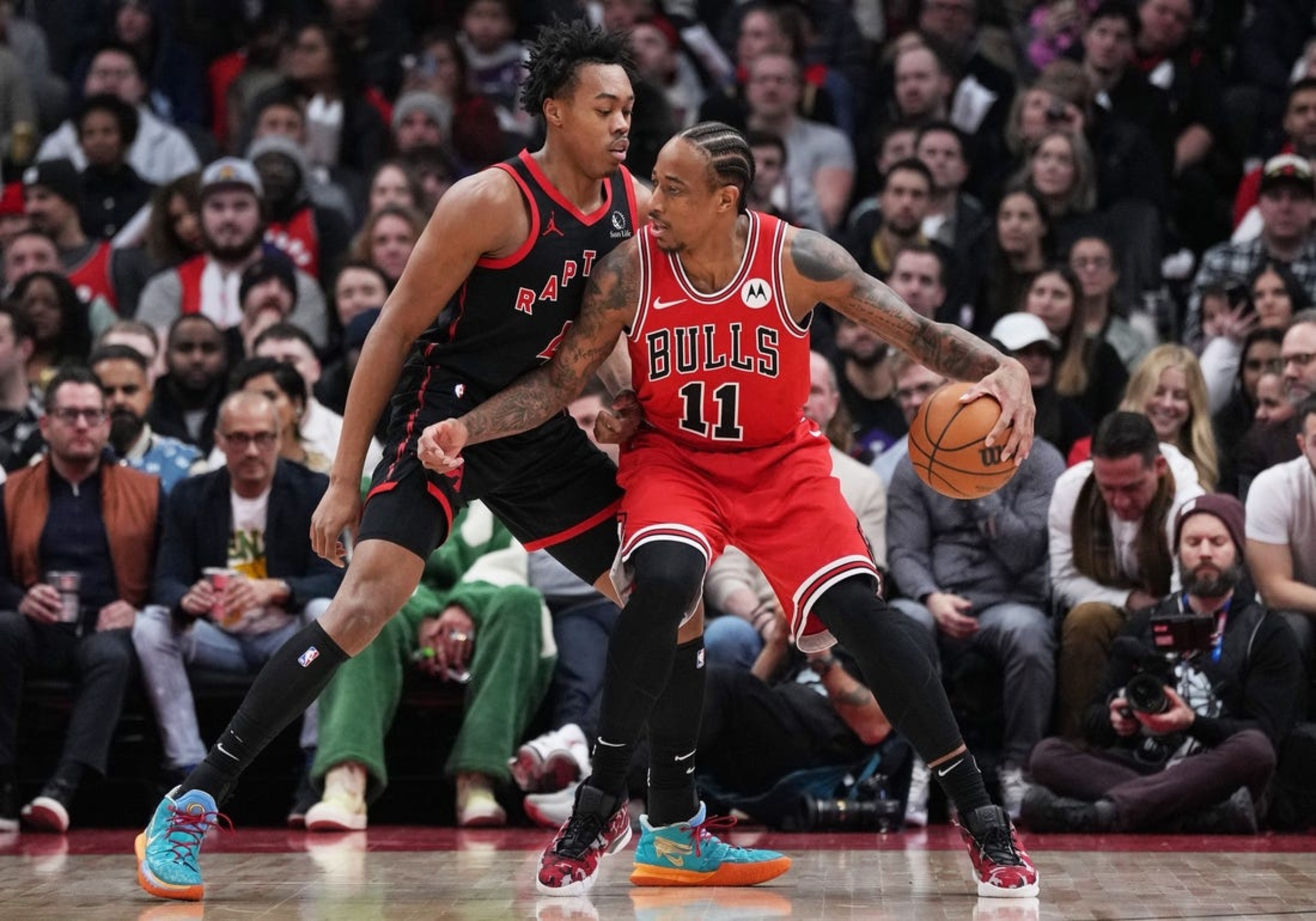 DeMar DeRozan Helps Bulls Outlast Scottie Barnes, Raptors