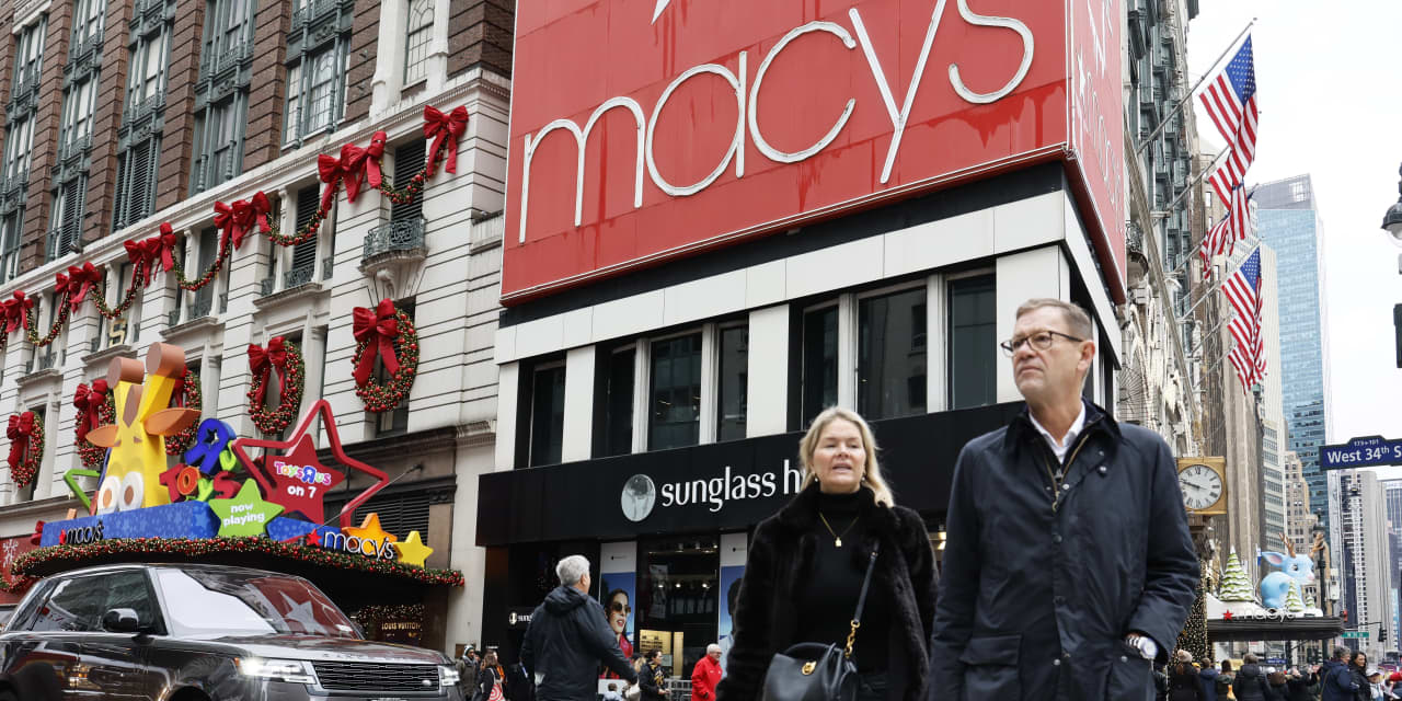 macy’s to lay off 13% of corporate staff, close five stores