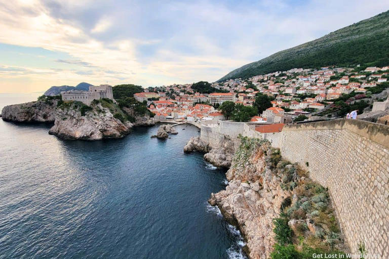 Wondering what is Dubrovnik famous for? Here are the top 11 things! Dubrovnik is popular destination along Croatia’s Dalmatian coast. It is known as The Pearl of the Adriatic due to its beautiful old town and breathtaking coastline along the Adriatic Sea. After visiting Dubrovnik, I can understand why it is such a famous place!...