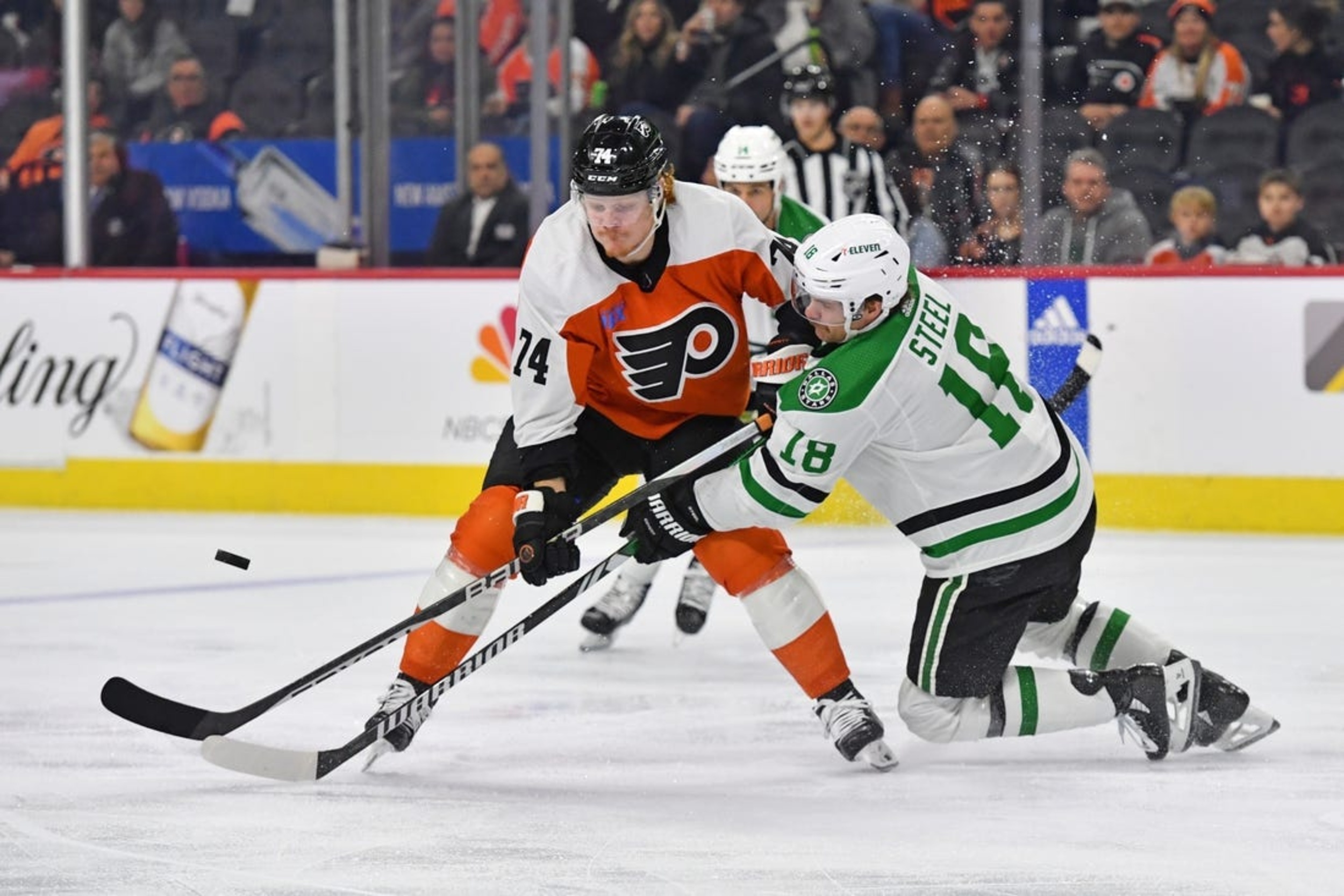 Owen Tippett Scores Twice As Surging Flyers Beat Stars