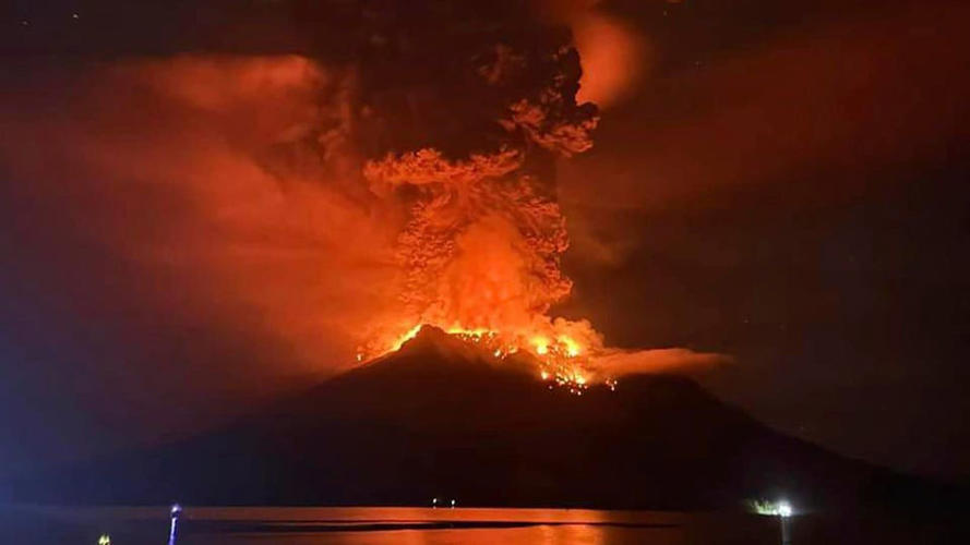 Major Volcanic Eruption In Indonesia Triggers Tsunami Warning And Evacuation Of Thousands
