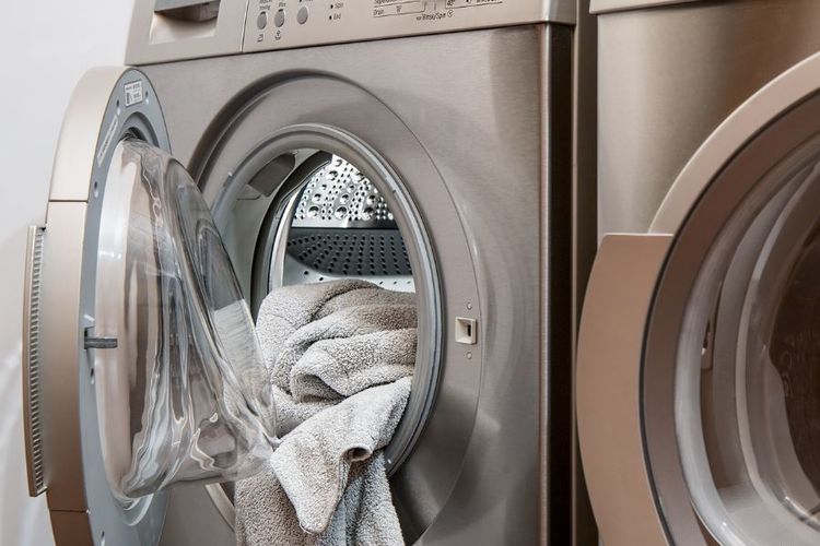 rekomendasi mesin cuci hemat listrik untuk mencuci selimut tebal