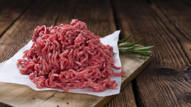 Hackfleisch im Test: Ist abgepackt automatisch schlechter?