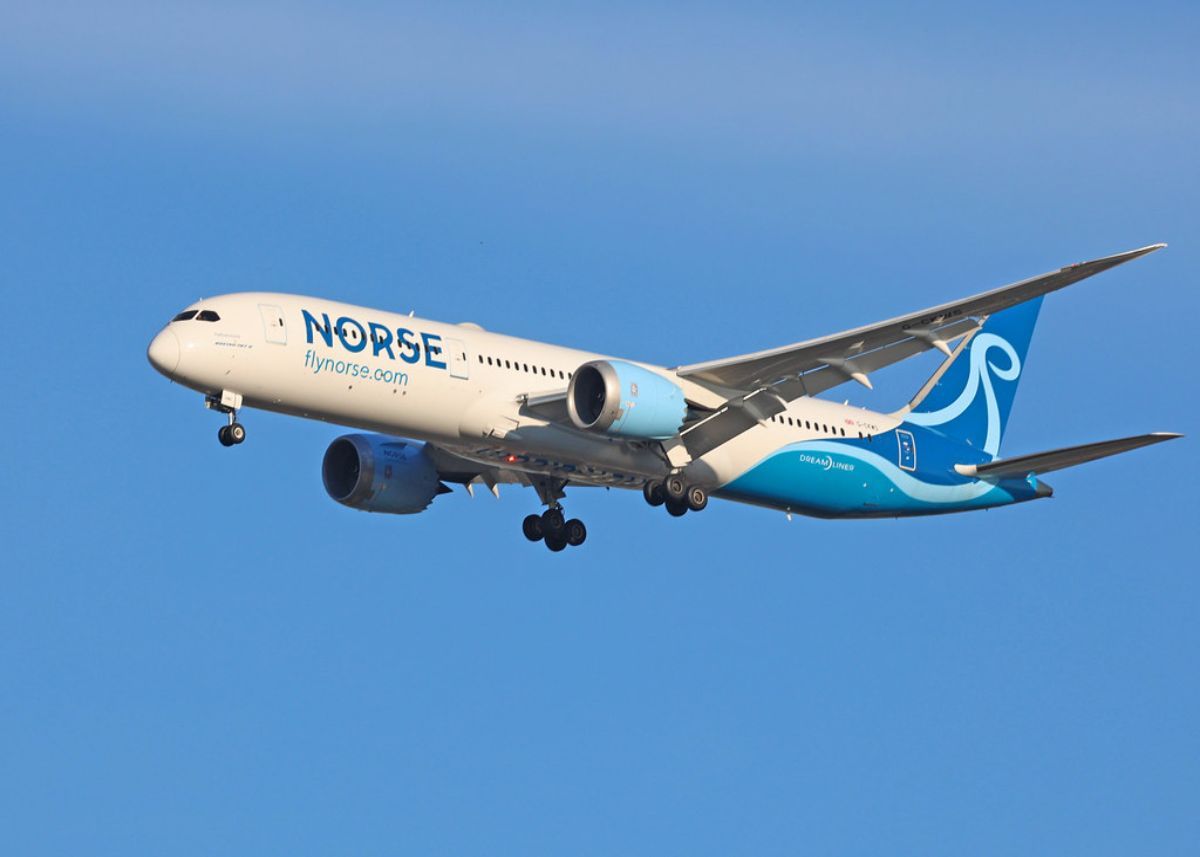 low-cost airline opens new direct flight from cape town to london