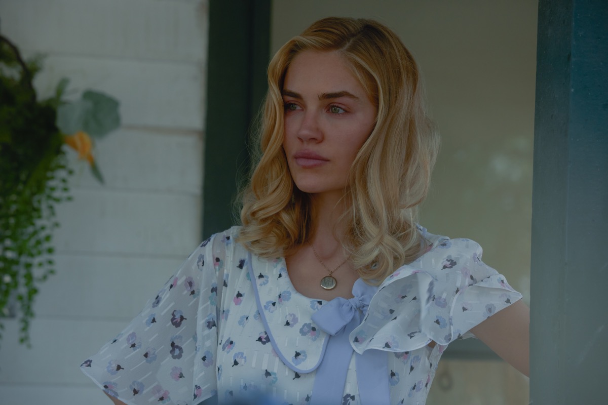 <p>Relative newcomer <strong>Michelle Randolph </strong>plays Elizabeth "Liz" Strafford, Jack Dutton's fiancé. Hardworking and capable, she's looking forward to becoming a part of the Dutton family and living life on the ranch.</p>