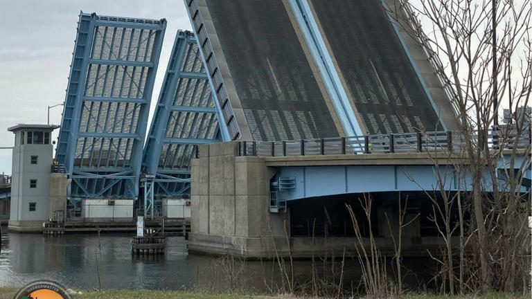 Bicentennial Bridge resumes normal operation